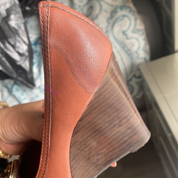 Women’s shoes